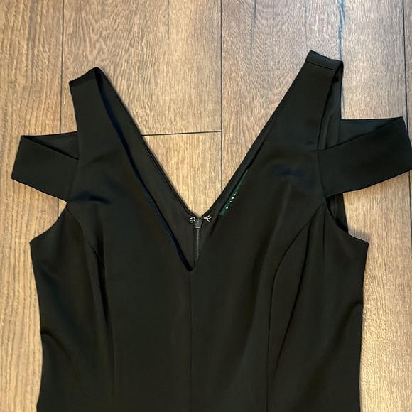 Lauren Ralph Lauren woman’s cut out shoulder pleated dress black - Picture 2 of 9